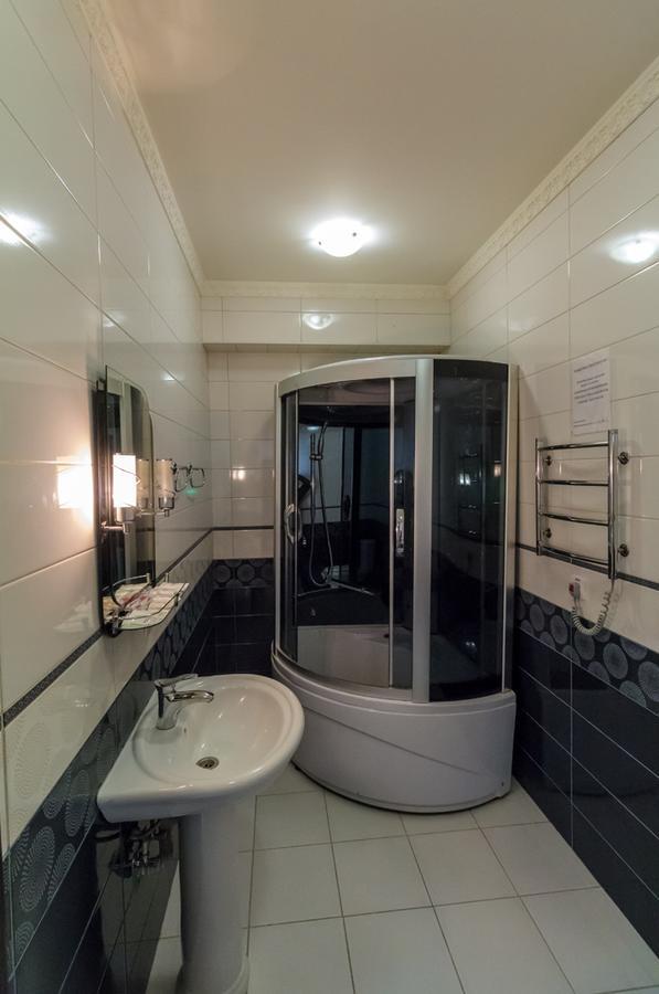 Hotel Т2 Kiev Exteriör bild